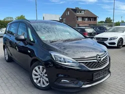 Schwarz Gebraucht 2017 Opel Zafira Van / Kleinbus | 12.500 € (Fairer Preis)