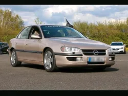 Gold Gebraucht 1997 Opel Omega Limousine | 5.599 €