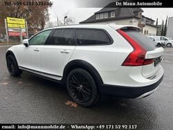 Weiß Gebraucht 2020 Volvo V90 CC Pro Kombi | 29.900 €