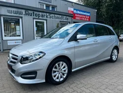 Silber Gebraucht 2015 Mercedes B180 Van / Kleinbus | 11.899 € (Guter Preis)