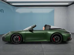 Grün Neu 2025 Porsche 911 Targa 4 Cabrio | 235.799 € (Etwas zu teuer)