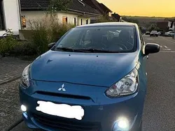 Blau Gebraucht 2015 Mitsubishi Space Star Top Kleinwagen | 2.600 € (Etwas zu teuer)