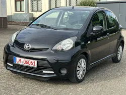 Schwarz Gebraucht 2014 Toyota Aygo Cool Kleinwagen | 3.500 € (Guter Preis)