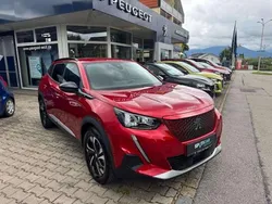 Lackierung elixierrot/typ ver Gebraucht 2022 Peugeot e-2008 Allure SUV | 19.300 € (Fairer Preis)