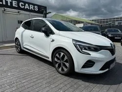 Weiß Gebraucht 2022 Renault Clio V LIMITED Limousine | 13.490 € (Fairer Preis)