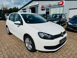 Weiß Gebraucht 2009 VW Golf VI Comfortline Limousine | 6.250 € (Etwas zu teuer)