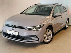 Grau Gebraucht 2021 VW Golf VIII Life Kombi | 15.500 € (Etwas zu teuer)