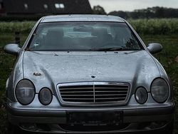 Grau Gebraucht 1999 Mercedes CLK200 Coupé | 2.650 € (Teuer)