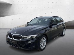 Schwarz Gebraucht 2022 BMW 318 Shadowline Kombi | 23.900 € (Guter Preis)