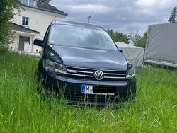 Blau Gebraucht 2016 VW Caddy Maxi Highline Van / Kleinbus | 17.900 €