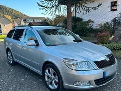 Grau Gebraucht 2011 Skoda Octavia Kombi | 7.900 € (Fairer Preis)