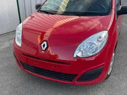 Rot Gebraucht 2011 Renault Twingo Kleinwagen | 2.050 €