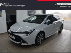 Grau Neu 2025 Toyota Corolla Limousine | 34.900 €