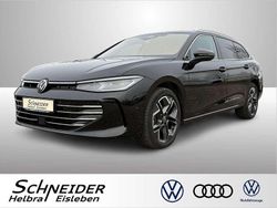 Grenadillschwarz (metallic) Gebraucht 2024 VW Passat Elegance Kombi | 42.380 € (Guter Preis)