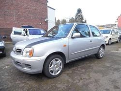 Silber Gebraucht 2002 Nissan Micra Comfort Kleinwagen | 2.300 € (Teuer)