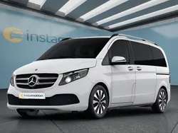 Weiß Gebraucht 2022 Mercedes V220 Van / Kleinbus | 40.949 € (Guter Preis)