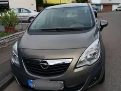 Braun Gebraucht 2010 Opel Meriva Innovation Van / Kleinbus | 5.400 € (Guter Preis)