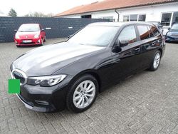 Schwarz Gebraucht 2020 BMW 318 Advantage Kombi | 16.900 € (Fairer Preis)