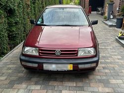 Rot Gebraucht 1994 VW Vento Limousine | 1.990 €