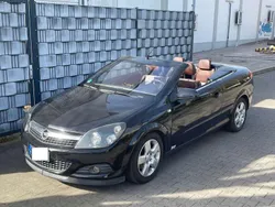 Schwarz Gebraucht 2008 Opel Astra Cabriolet Cosmo Cabrio | 2.900 € (Guter Preis)