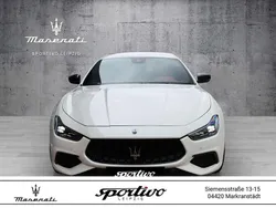 Weiß Gebraucht 2022 Maserati Ghibli Coupé | 88.111 € (Fairer Preis)