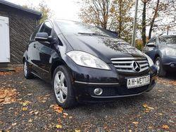 Kosmosschwarz Gebraucht 2011 Mercedes A180 Kleinwagen | 5.999 € (Fairer Preis)