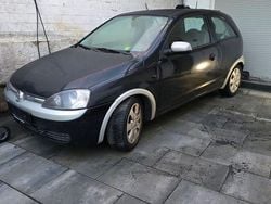 Schwarz Gebraucht 2002 Opel Corsa Coupé | 750 € (Guter Preis)