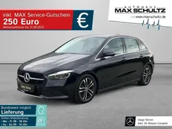 Metalliclack kosmosschwarz Gebraucht 2024 Mercedes B180 Premium Van / Kleinbus | 32.900 € (Teuer)