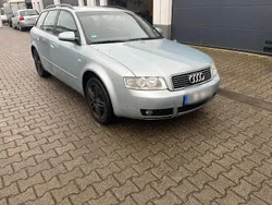 Silber Gebraucht 2003 Audi A4 Kombi | 600 € (Superpreis)