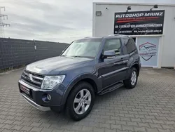 Grau Gebraucht 2007 Mitsubishi Pajero SUV | 16.999 € (Teuer)