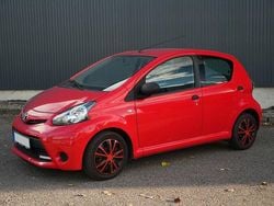 Rot Gebraucht 2013 Toyota Aygo Connect Style Kleinwagen | 5.000 € (Fairer Preis)