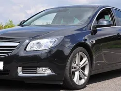 Schwarz metallic Gebraucht 2012 Opel Insignia Limousine | 14.191 €