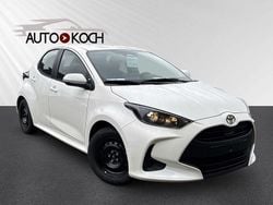 Weiß Gebraucht 2025 Toyota Yaris Hybrid Business Edition Limousine | 21.990 € (Superpreis)