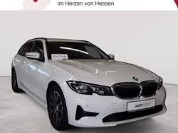 Alpinweiß Gebraucht 2020 BMW 330e Advantage Kombi | 24.490 € (Guter Preis)