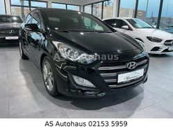 Schwarz Gebraucht 2016 Hyundai i30 Passion Limousine | 13.850 € (Teuer)