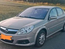 Silber Gebraucht 2006 Opel Vectra Limousine | 2.500 €