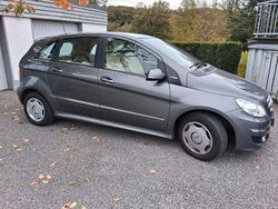 Grau Gebraucht 2008 Mercedes B150 Van / Kleinbus | 4.700 € (Teuer)