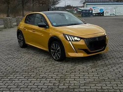 Gelb Gebraucht 2022 Peugeot 208 GT Kleinwagen | 16.600 € (Fairer Preis)