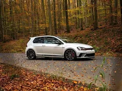 Weiß Gebraucht 2017 VW Golf VII GTI Clubsport Limousine | 30.500 €