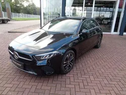 Kosmosschwarz metalliclack Gebraucht 2024 Mercedes A180 Kleinwagen | 28.790 € (Fairer Preis)