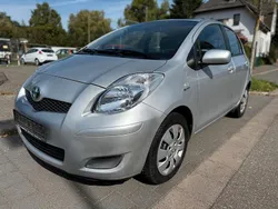 Silber Gebraucht 2009 Toyota Yaris Cool Kleinwagen | 4.490 € (Fairer Preis)