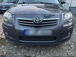 Grau Gebraucht 2006 Toyota Avensis T2 Kombi | 1.700 € (Fairer Preis)