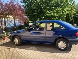 Blau Gebraucht 1992 Ford Escort Coupé | 3.500 €
