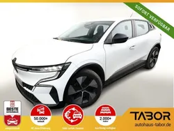 Weiss Gebraucht 2022 Renault Mégane Equilibre Limousine | 22.988 € (Guter Preis)