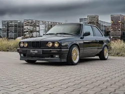 Grau Gebraucht 1989 BMW 325 Performance Coupé | 19.999 €