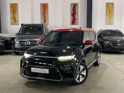 Cassisschwarz metall. & rot Gebraucht 2021 Kia Soul EV Vision SUV | 21.880 € (Guter Preis)