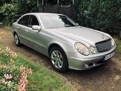 Silber Gebraucht 2004 Mercedes E200 Classic Limousine | 3.900 € (Fairer Preis)