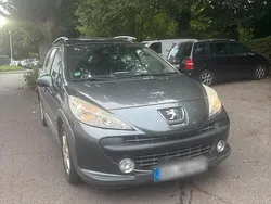 Grau Gebraucht 2009 Peugeot 207 Kombi | 1.800 €