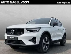 Weiß Gebraucht 2024 Volvo XC40 Plus SUV | 39.880 € (Etwas zu teuer)