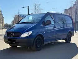 Blau Gebraucht 2005 Mercedes Vito Van / Kleinbus | 1.399 €